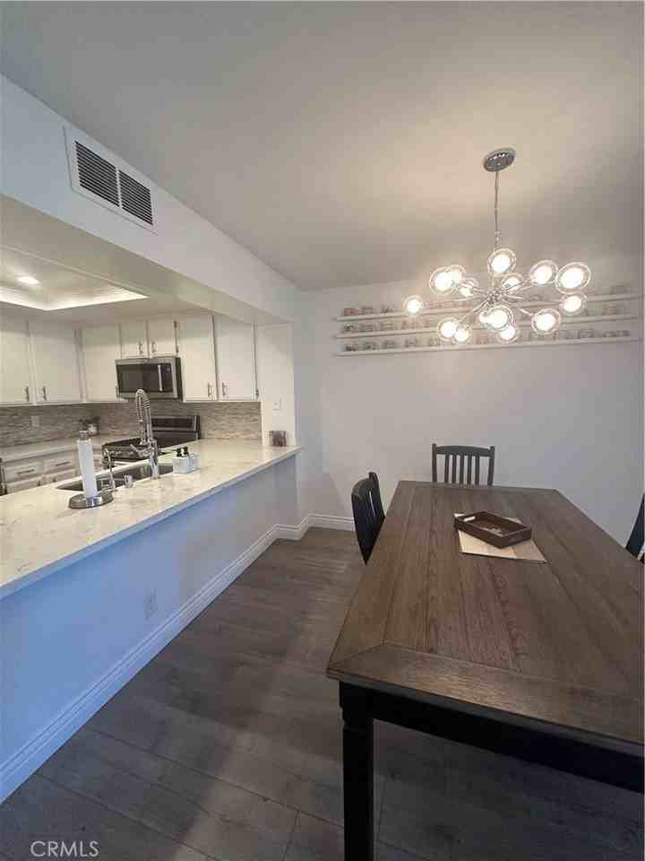 29 Woodleaf - Photo 3 of 23