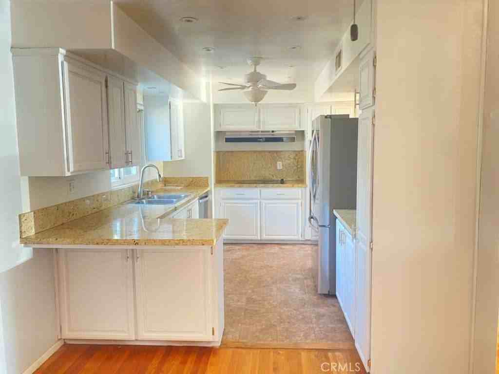 4389 Beverly Ct - Photo 5 of 21