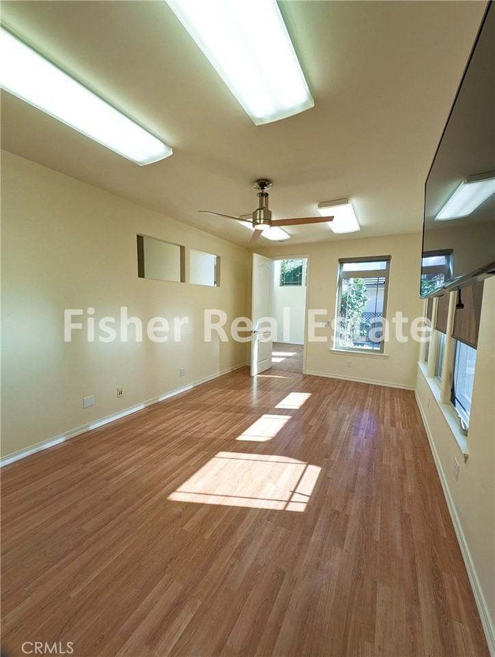 627 Avocet Way - Photo 3 of 31