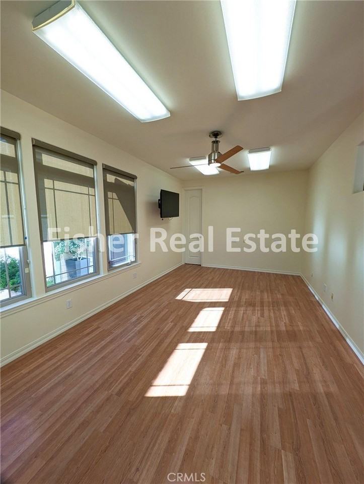 627 Avocet Way - Photo 4 of 31