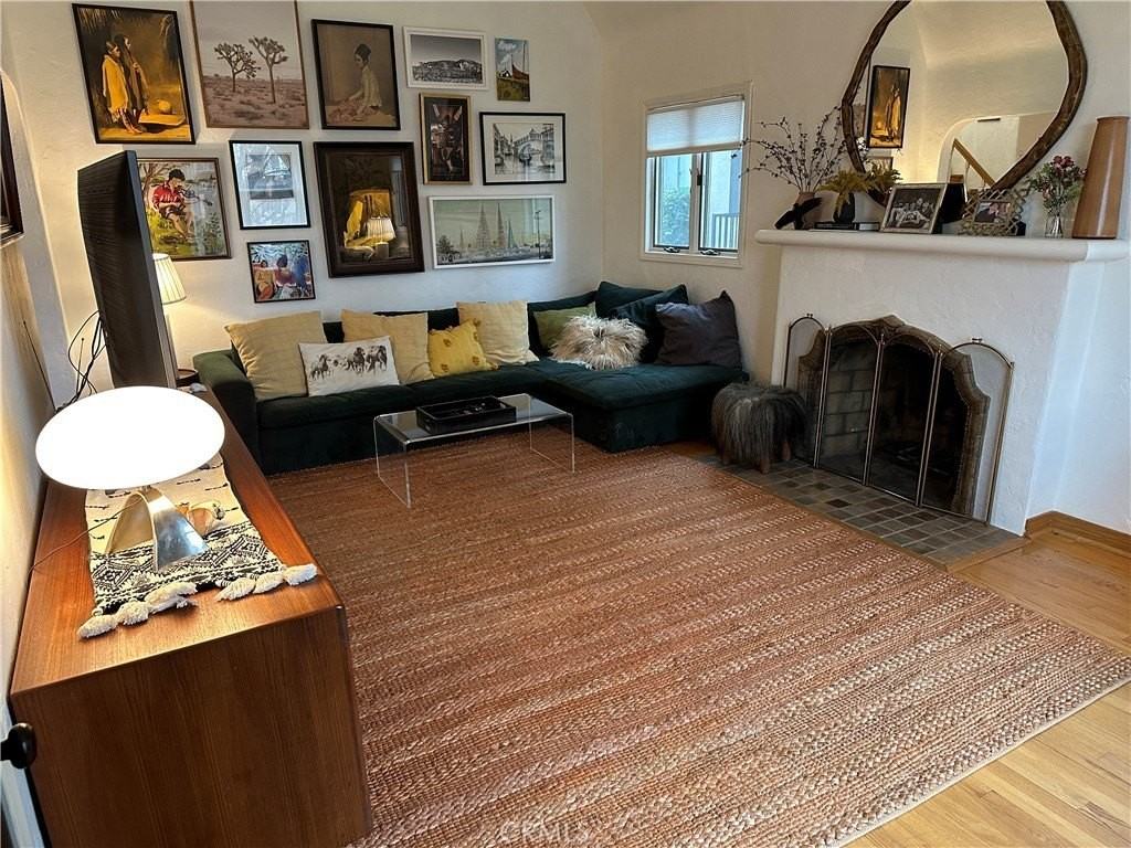 1133 S 3rd St - Photo 2 of 16