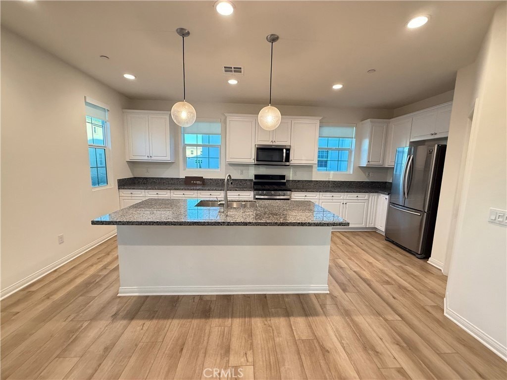 6958 Crimson Dr - Photo 3 of 31