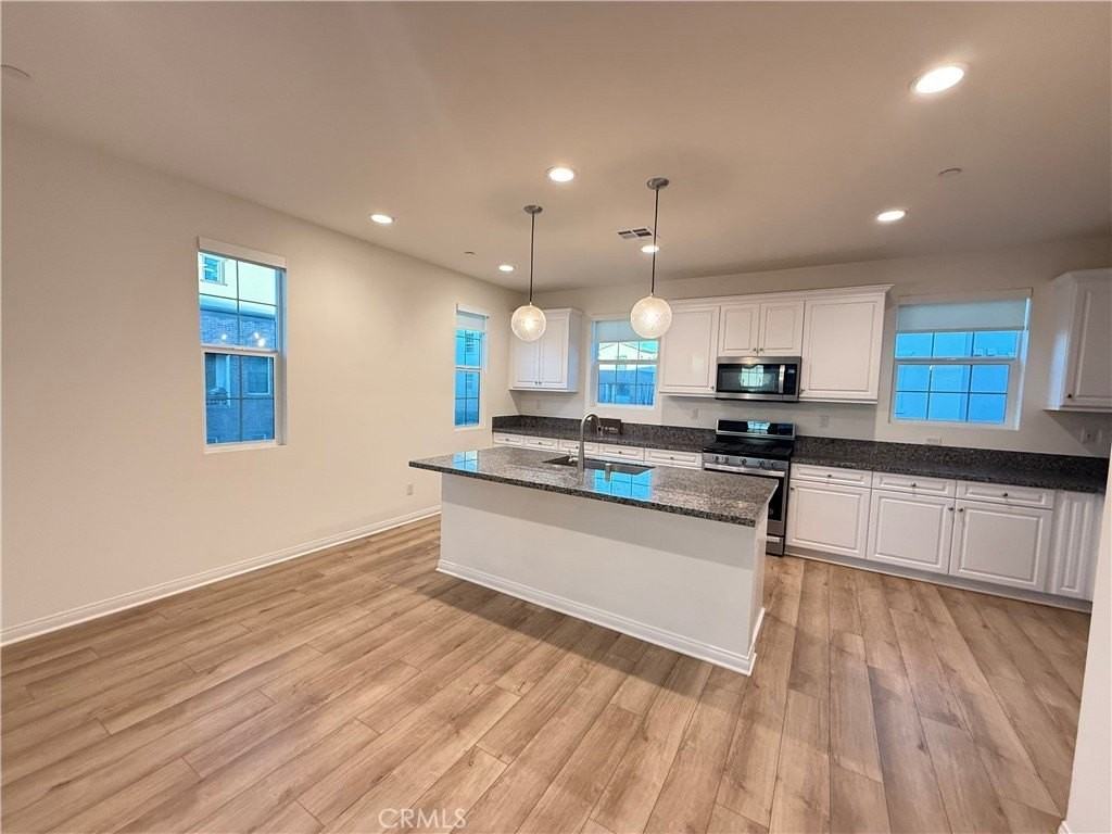 6958 Crimson Dr - Photo 4 of 31