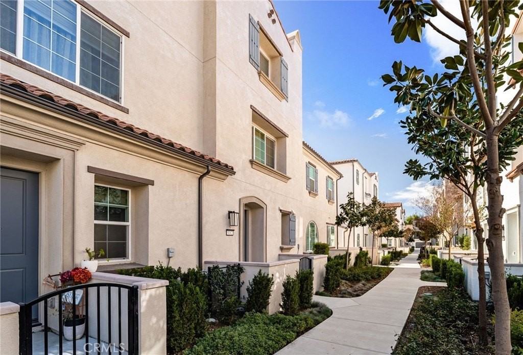 8162 Spirit St - Photo 2 of 24