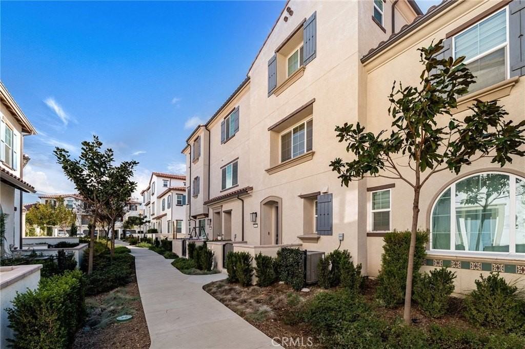 8162 Spirit St - Photo 3 of 24