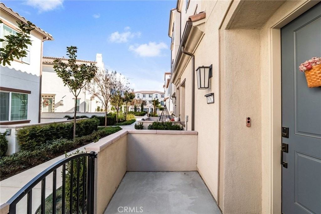 8162 Spirit St - Photo 4 of 24