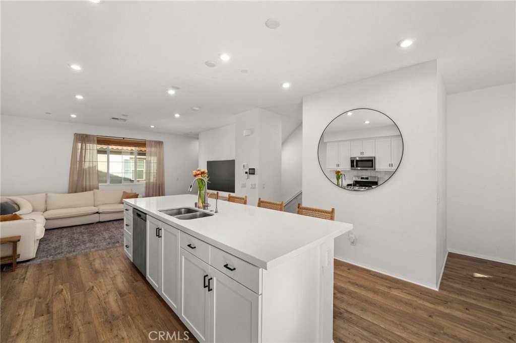 8162 Spirit St - Photo 6 of 24