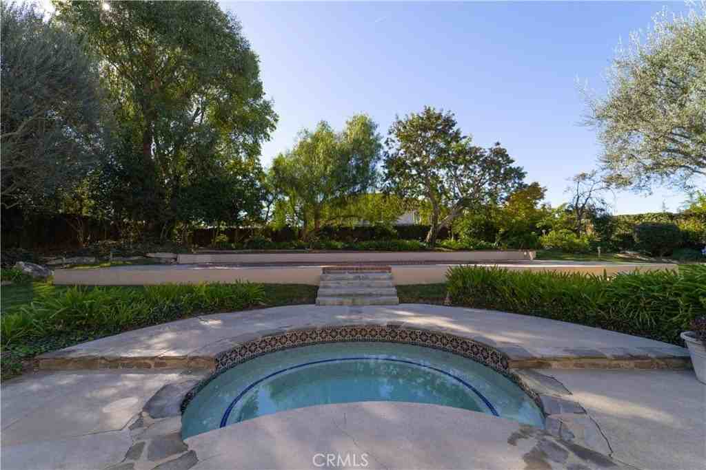 12 Country Meadow Rd - Photo 4 of 21