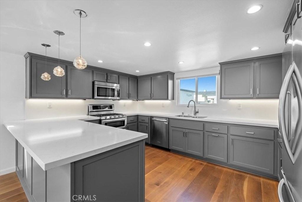 1107 Loma Dr #D - Photo 6 of 36