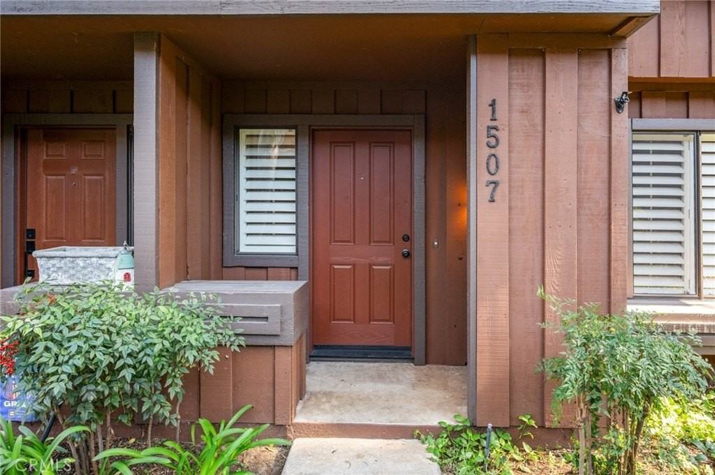 1507 Dalmatia Dr - Photo 3 of 44