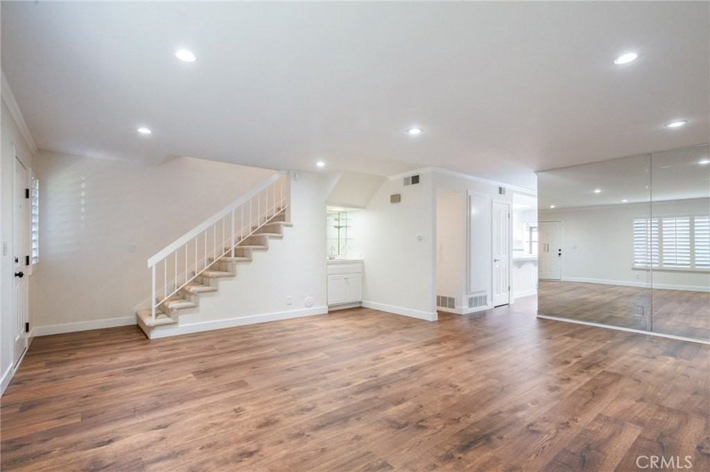 1507 Dalmatia Dr - Photo 6 of 44