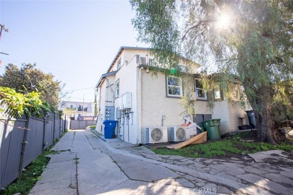 343 N Occidental Blvd #A - Photo 4 of 23