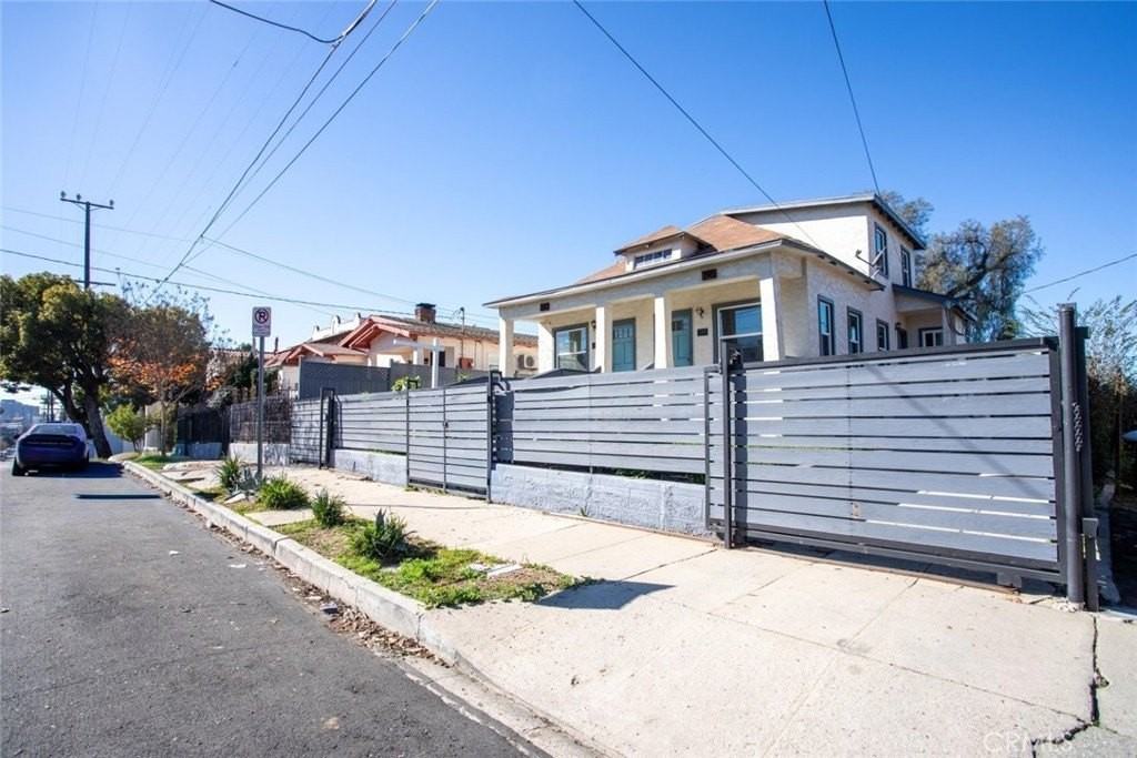 343 N Occidental Blvd #A - Photo 5 of 23