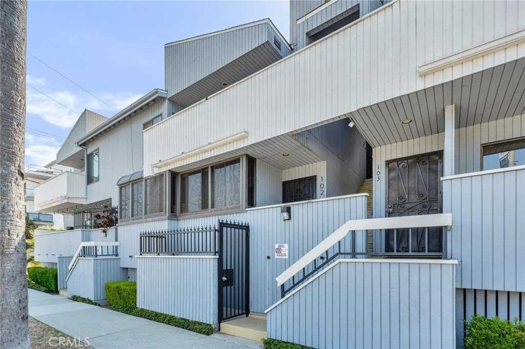 5530 Thornburn St #102