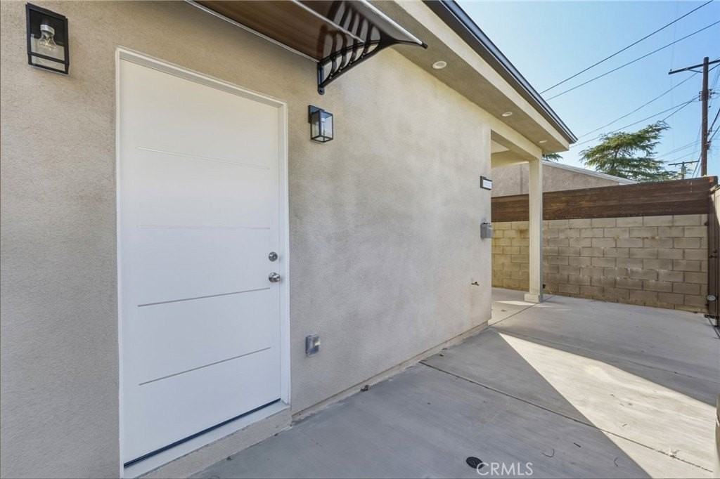 16140 Mayall St - Photo 3 of 25