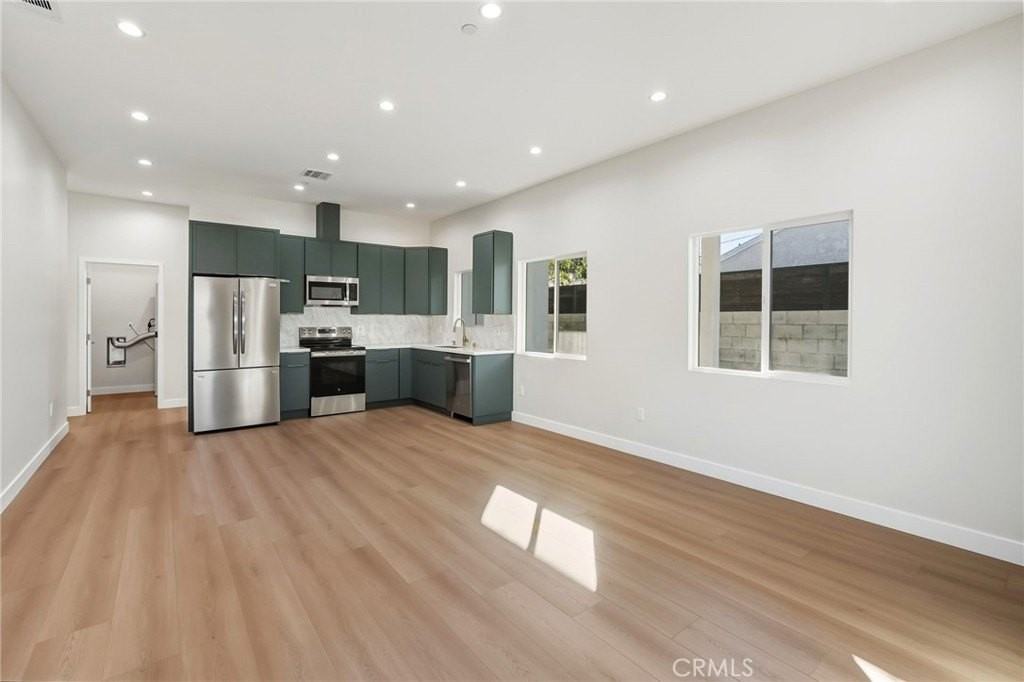 16140 Mayall St - Photo 4 of 25