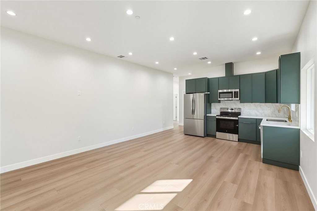 16140 Mayall St - Photo 5 of 25