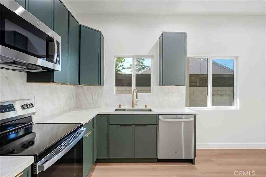 16140 Mayall St - Photo 7 of 25