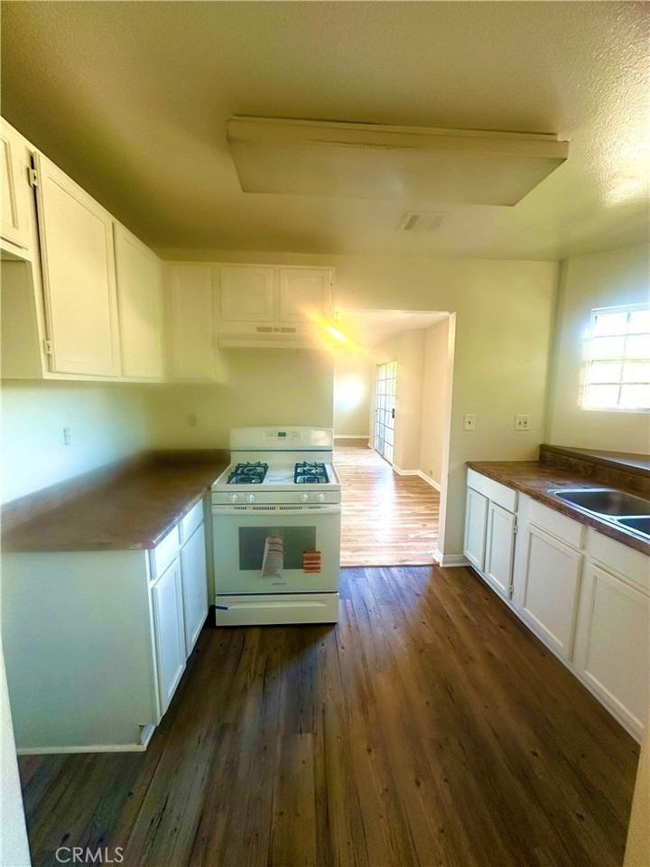 525 S Main St - Photo 7 of 16