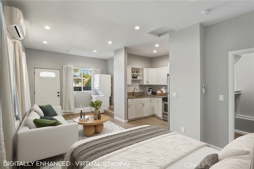 6015 Encino Ave - Photo 3 of 12