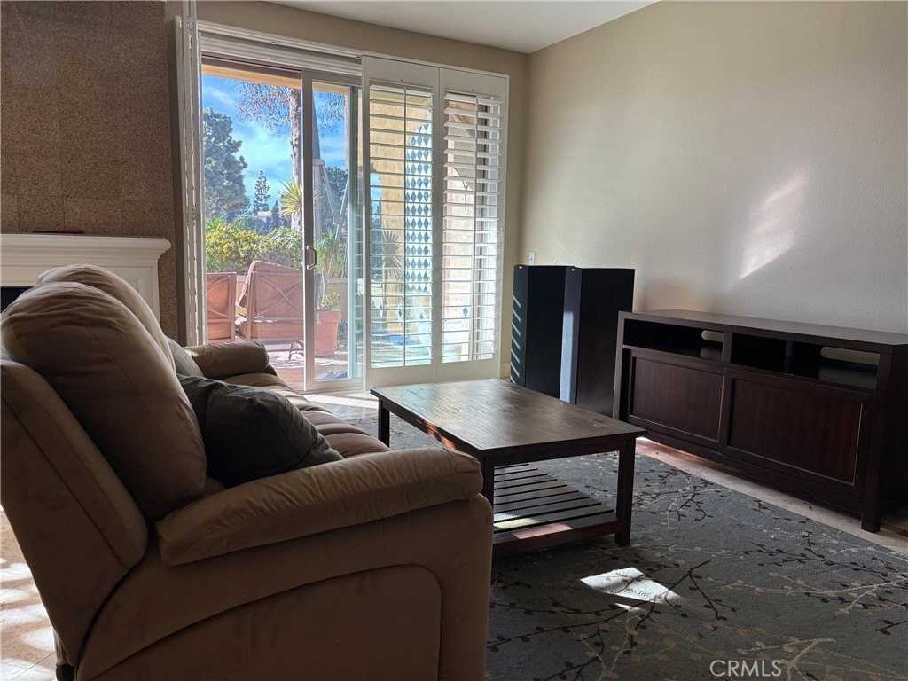 105 Bay Hill Dr - Photo 2 of 10