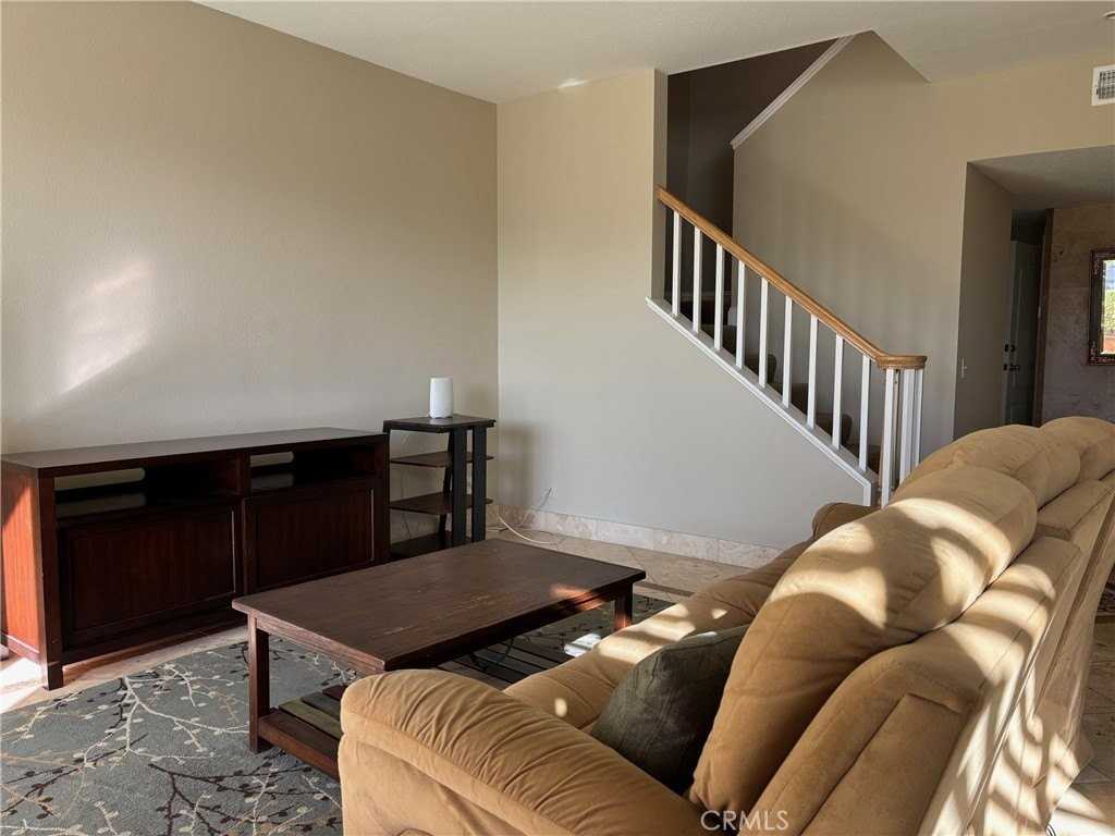 105 Bay Hill Dr - Photo 3 of 10