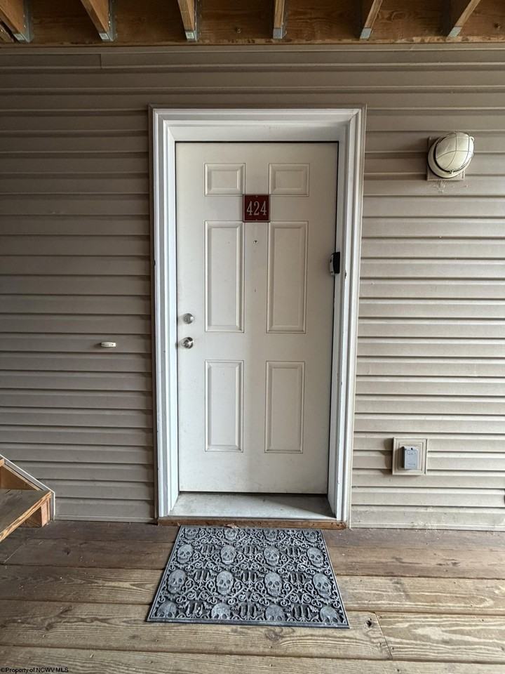 424 Creekside Dr - Photo 2 of 10