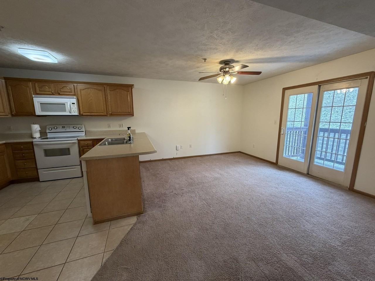 424 Creekside Dr - Photo 4 of 10