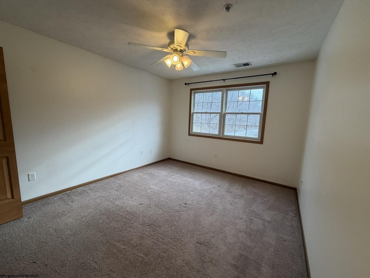 424 Creekside Dr - Photo 6 of 10