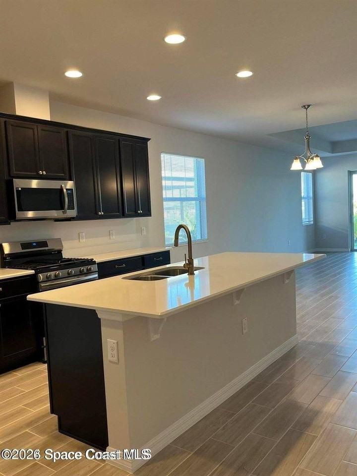 2609 Pangea Cir - Photo 4 of 14