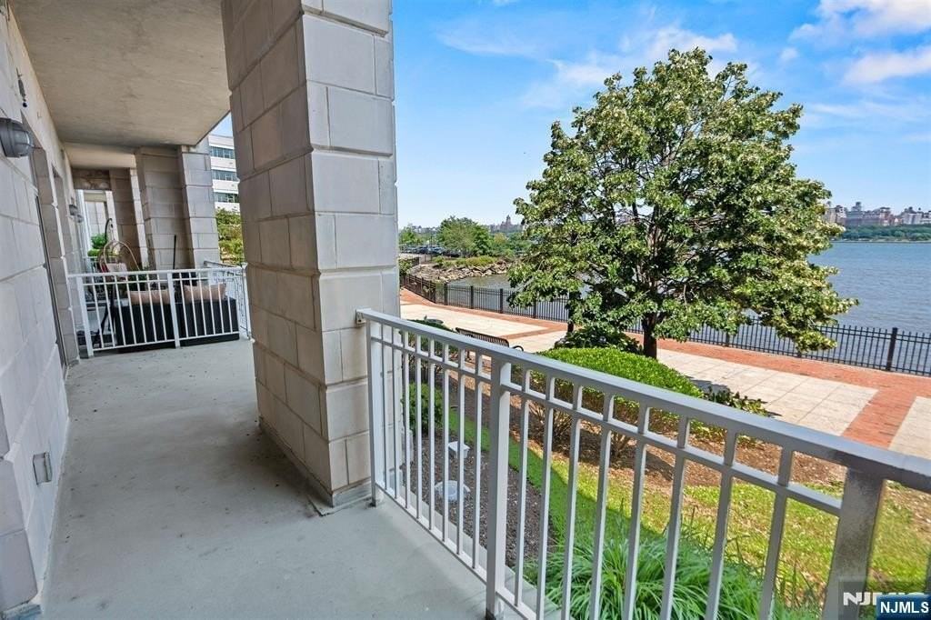 7400 River Rd - Photo 5 of 32