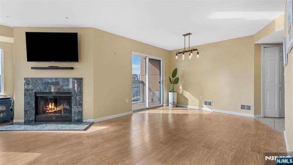 605 Thornton Ct - Photo 3 of 34