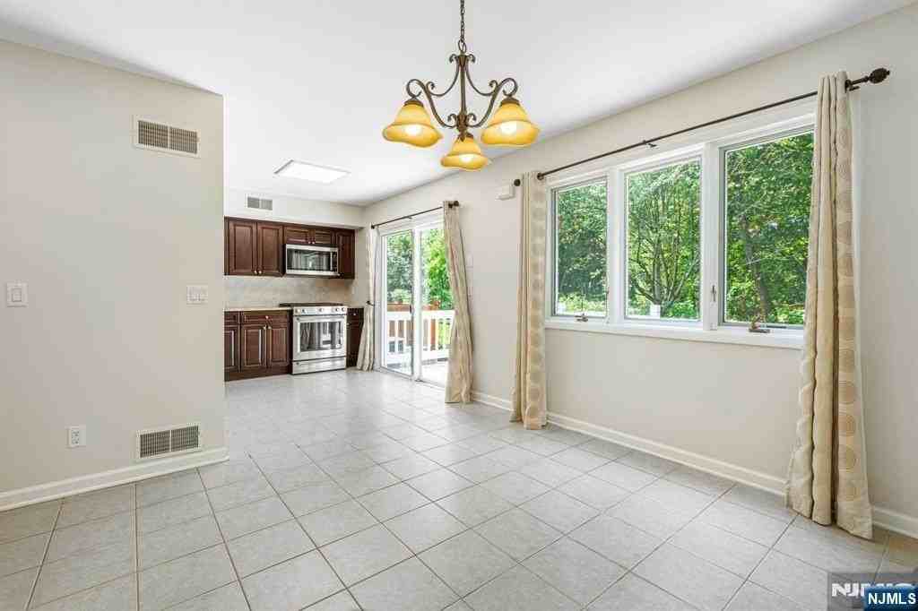 6-04 Cross Mdws - Photo 6 of 26