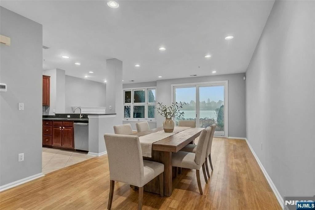 40 Lydia Dr - Photo 2 of 45