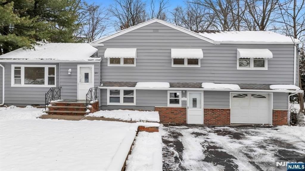 231 Hudson Ave - Photo 2 of 19