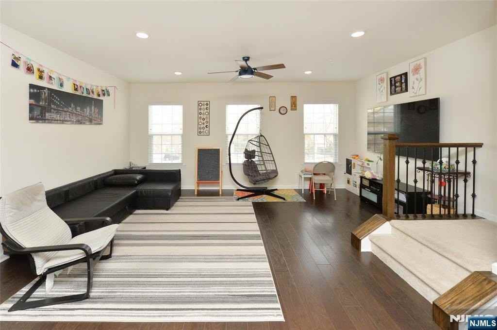 12-48 Plaza Rd - Photo 3 of 26