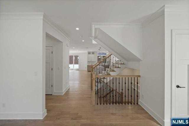 92 Franklin St - Photo 6 of 42