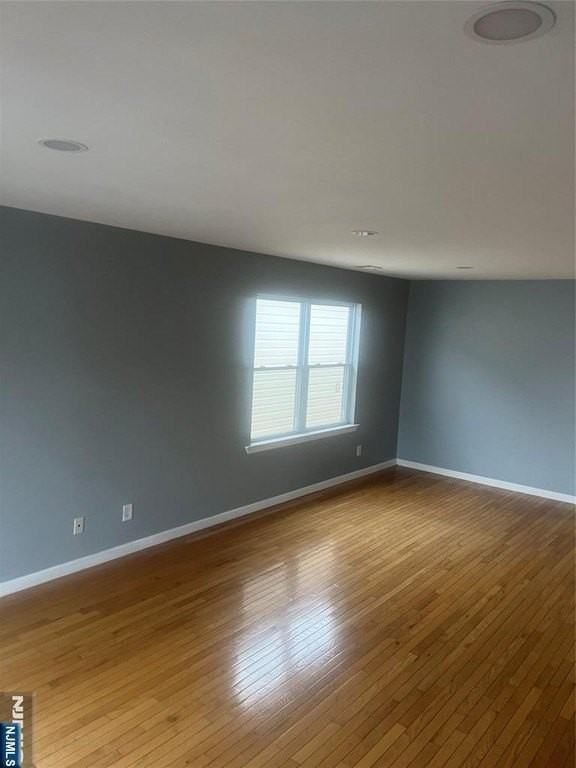 710 27th St Apt 3rd - Photo 2 of 22