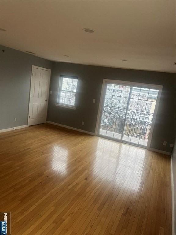 710 27th St Apt 3rd - Photo 5 of 22