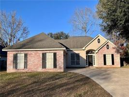 featured image of 916 Armand St