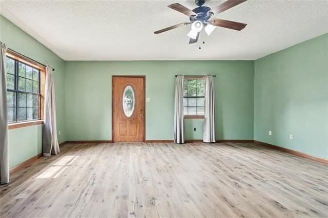 1020 Avenue H - Photo 3 of 20