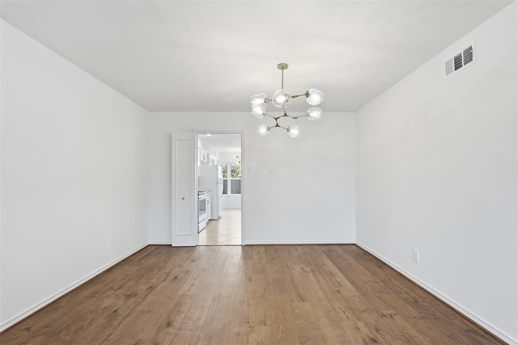 7351 Wellcrest Dr - Photo 4 of 20