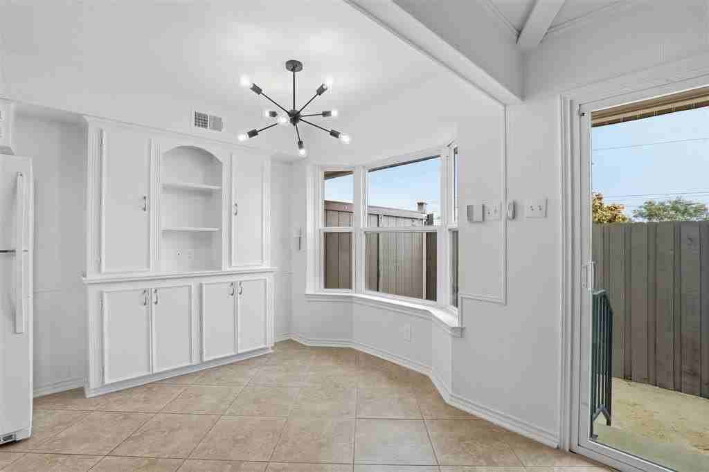 7351 Wellcrest Dr - Photo 7 of 20