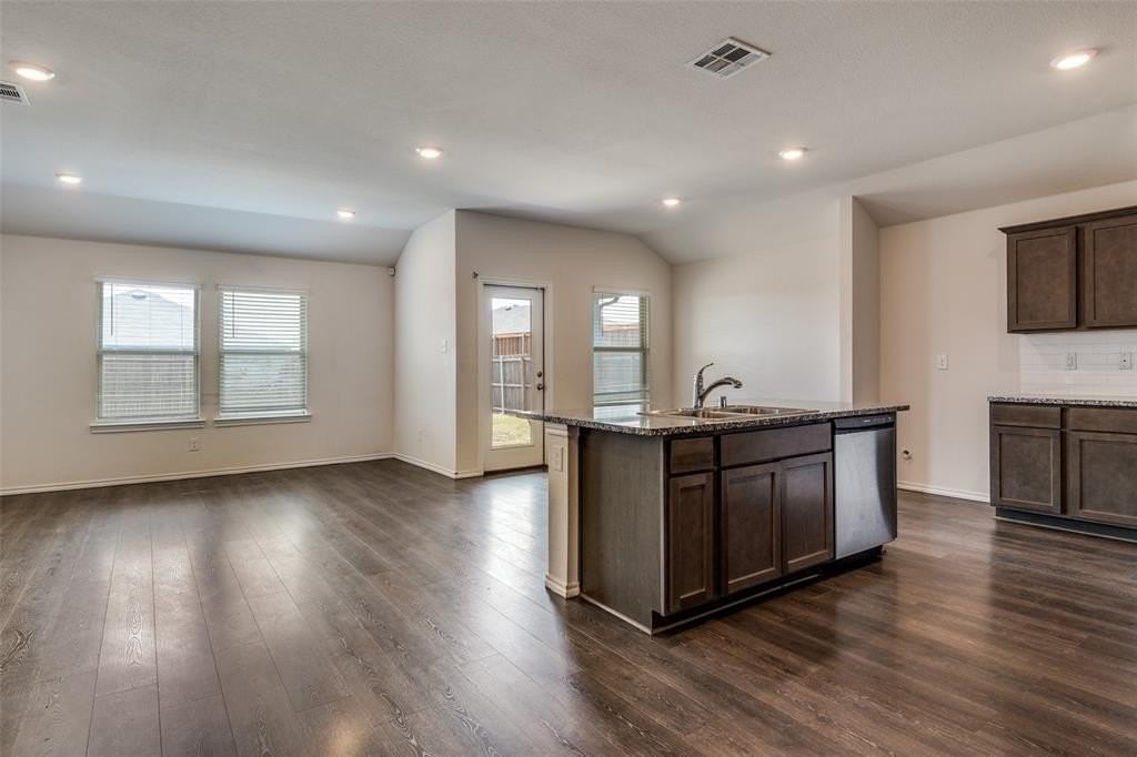 208 Cultivator Ct - Photo 6 of 27