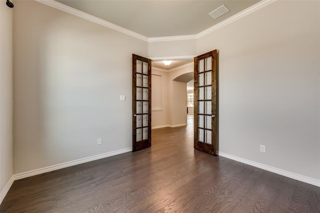 9408 Lakeway Dr - Photo 4 of 19