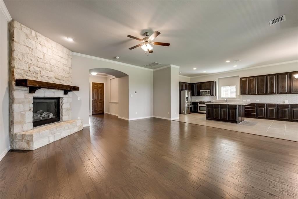 9408 Lakeway Dr - Photo 7 of 19