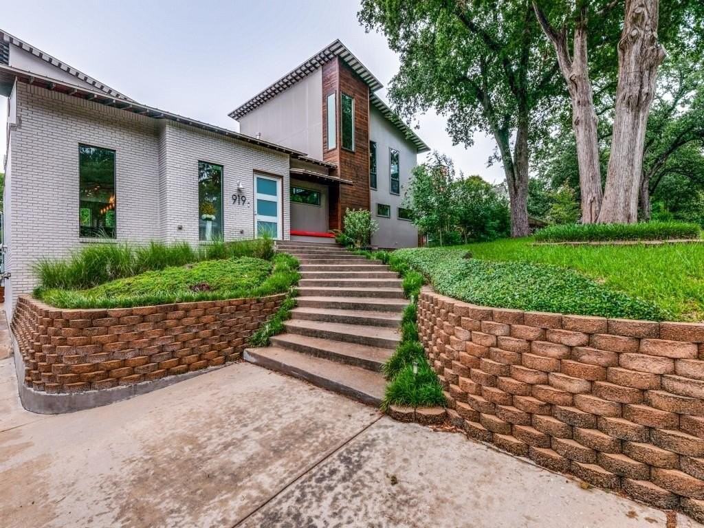 919 Knott Pl - Photo 2 of 25