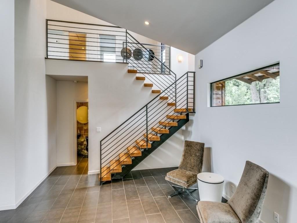 919 Knott Pl - Photo 4 of 25