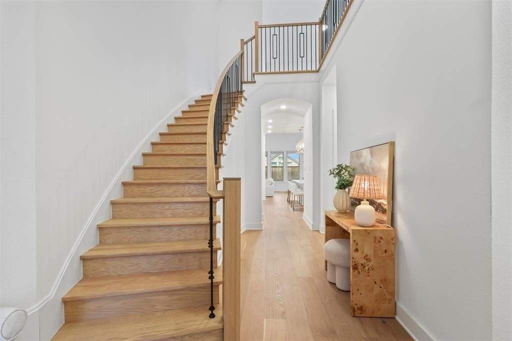 3101 Peartree Ln - Photo 3 of 26