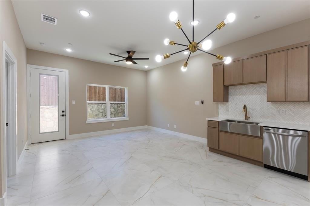 2370 Usmen Dr - Photo 5 of 20